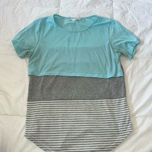 Women’s medium nursing top